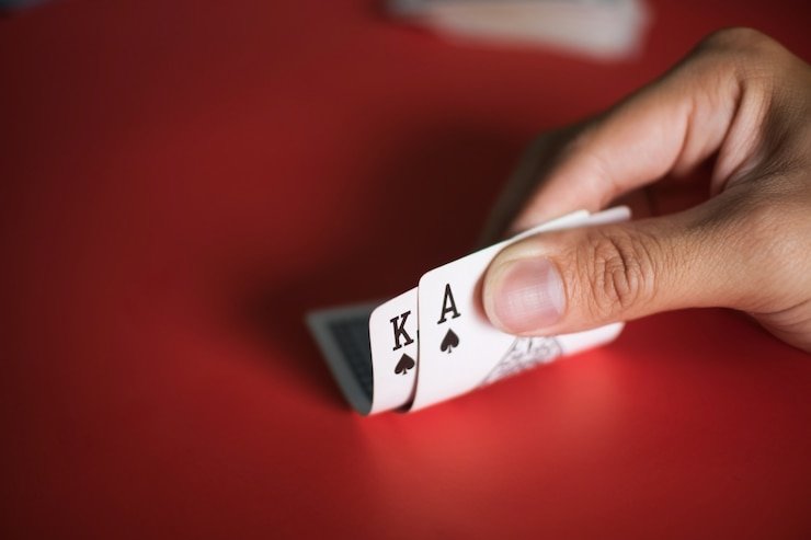 Tampilan platform qqbet333 di layar mobile dengan menu olahraga dan kasino