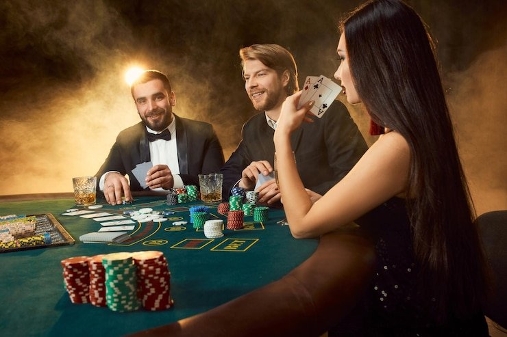 Tampilan antarmuka slot online qqbet333 di layar ponsel pengguna Indonesia